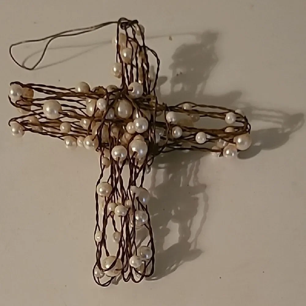 Elegant Pearl-Embellished Wire Cross Ornament